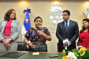Rigoberta Menchú cree ayuda Haití debe fiscalizarse