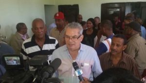 Senador Heinz Vieluf: Montecristi debe declararse en emergencia Senador Heinz Vieluf: Montecristi debe declararse en emergencia