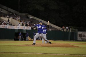 Licey derrota Gigantes, Leones y Aguilas ganan Licey derrota Gigantes, Leones y Aguilas ganan