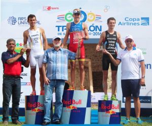 Fernando Alarza logra campeonato en triatlón Fernando Alarza logra campeonato en triatlón