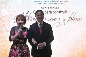 Lucía Medina auspicia conferencia “Claves para construir matrimonios sanos y felices” Lucía Medina auspicia conferencia “Claves para construir matrimonios sanos y felices”