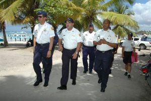 CESTUR incorporará 1,400 agentes a operativo de seguridad lanzó la PN CESTUR incorporará 1,400 agentes a operativo de seguridad lanzó la PN