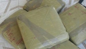 JIMANI: Hombre abandona 52 libras marihuana