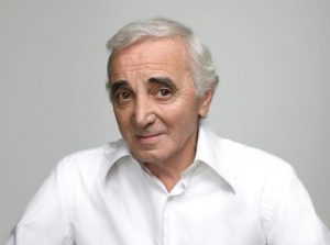 Charles Aznavour arremete contra los políticos de su país Charles Aznavour arremete contra los políticos de su país