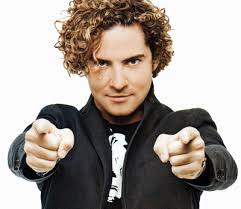 David Bisbal dice aprovecha Navidad para disfrutar de la familia y bucear