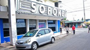 Matan de balazo dueño discoteca; Hallan cadáver venezolano en hotel