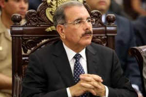 Danilo Medina ordena detener venta y desalojos de terrenos en Los Tres Brazos