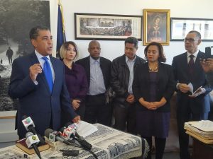 Congresista Adriano Espaillat alerta sobre estafa con envío de ayuda a RD Congresista Adriano Espaillat alerta sobre estafa con envío de ayuda a RD
