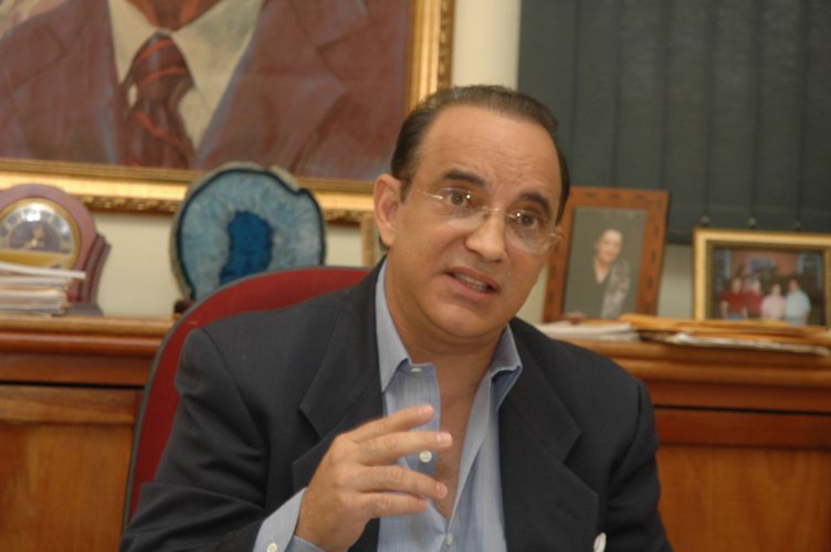 Antún Batlle rechaza argumentos de sus adversarios en el Partido Reformista imagen