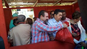 Fundación Joaquín Balaguer y PRSC reparten miles de raciones navideñas