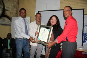 SANTIAGO: Reconocen trabajadores prensa