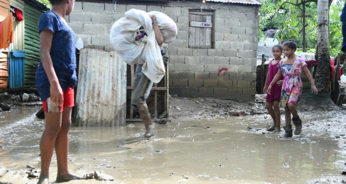 Salud Pública supervisa calidad agua en lugares afectados por inundaciones