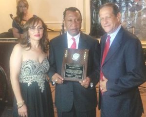 Ocoeños NY reconocen empresario Lebrón por su obra altruista