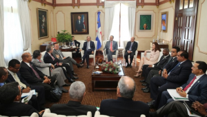 Presidente se reúne en Palacio con productores y detalla plan desarrollo