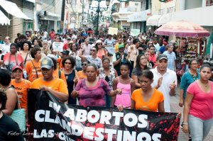 Cientos de ciudadanos exigen en caminata observen Código Penal Cientos de ciudadanos exigen en caminata observen Código Penal