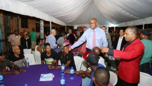 Alcalde SDE ofrece cena navideña