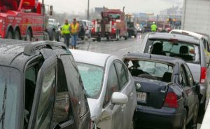 Nevada provoca carambola de 55 automóviles