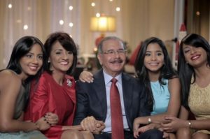 Medina felicita al pueblo dominicano por la Navidad y llama a la prudencia