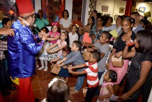 La diversión de los pequeños fue parte de la ceremonia en el Centro Cultural Banreservas.