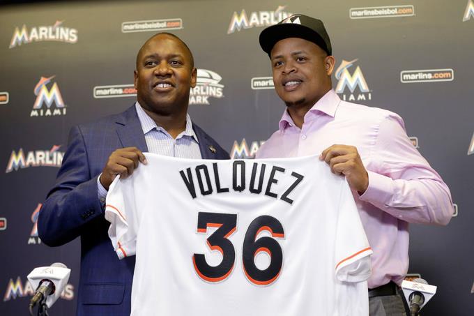 Edinson Vólquez oficializa contrato con los Marlins imagen