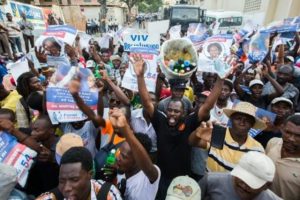 HAITI: Miles de personas marchan contra supuesto fraude electoral