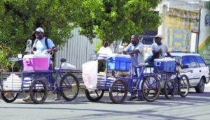 La vida es posible: haitianos hacen de todo para sobrevivir en la RD