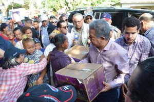 Continúa reparto de cajas con alimentos a miembros del PLD Continúa reparto de cajas con alimentos a miembros del PLD