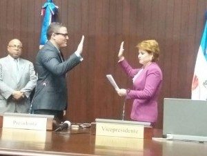 Juramentan a Jean Luis Rodríguez como diputado, sustituye a su padre