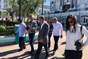 Leonel Fernández participa en los funerales de Fidel Castro