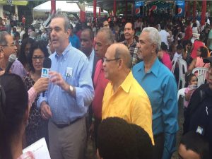 Luis Abinader propone hacer ajustes para adecentar el salario policial