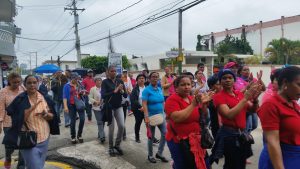 SALCEDO: Maestros marchan por mejoría salarial