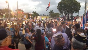 MIAMI: Decenas de personas exigen haya libertad y democracia en Cuba