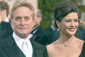 Michael Douglas junto a su esposa Katherine Zeta Jones.