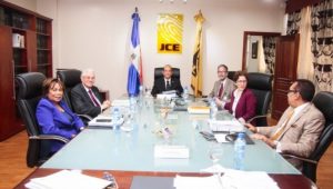 JCE ordena investigar equipos conteo de votos y empresa que los suministró