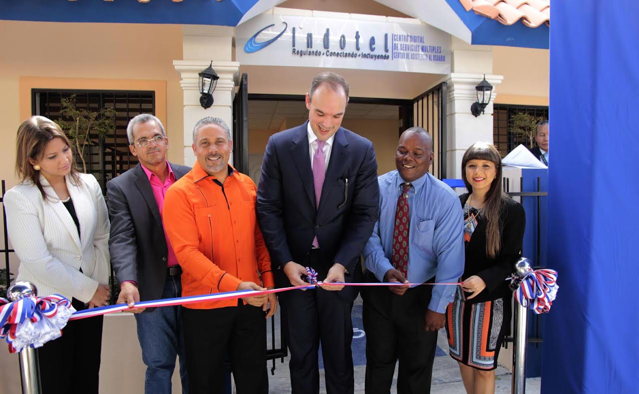 Gobierno entregará cerca de un millón de PCs a maestros y estudiantes imagen