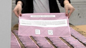 ROMA: Italianos van a las urnas por reforma constitucional ROMA: Italianos van a las urnas por reforma constitucional