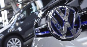Volkswagen recomprará 80,000 automóviles tras escándalo emisiones