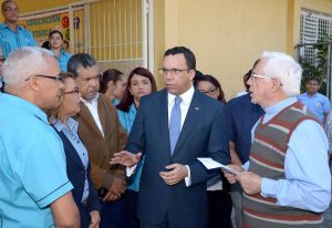 Andrés Navarro Andres en visita al liceo San Vicente de Paúl