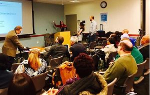 Decenas profesionales de la salud asisten conferencia AMD-NY