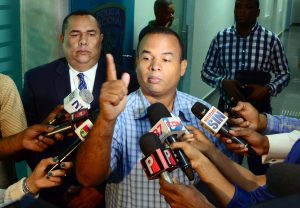 Ex diputado niega haya recibido dinero para retirar la querella a Blas Peralta Ex diputado niega haya recibido dinero para retirar la querella a Blas Peralta