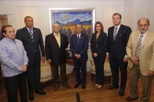 Hipólito MejÃa se reúne con Reinaldo; plantea aprobación Ley de Partidos Hipólito MejÃa se reúne con Reinaldo; plantea aprobación Ley de Partidos