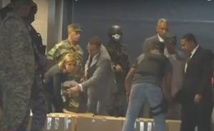 Autoridades ocupan 25 cajas y equipos en oficinas Odebrecht Santo Domingo