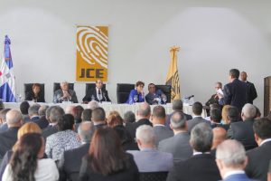 JCE se reunió con delegados políticos