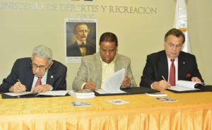 Miderec y Beisbol firman acuerdo Instituto Duartiano Miderec y Beisbol firman acuerdo Instituto Duartiano