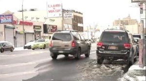 Buscan taxista hispano por asaltar y violar pasajera en Brooklyn