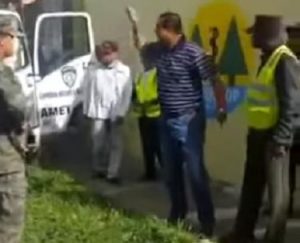 AMET sigue reteniendo vehículos en forma ilegal; Coronel enfrentó agentes