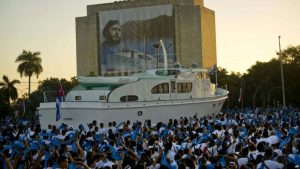 CUBA: Soldados y ciudadanos desfilan en Día Fuerzas Armadas