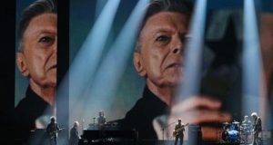 David Bowie y Leonard Cohen optarán a los premios Brit