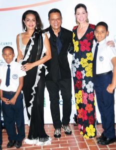 Fundación Mir presenta modas de Naeem Khan