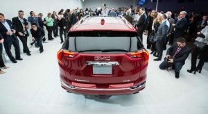 Ventas de automóviles se desaceleran, pero GM pisa el acelerador de sus ingresos